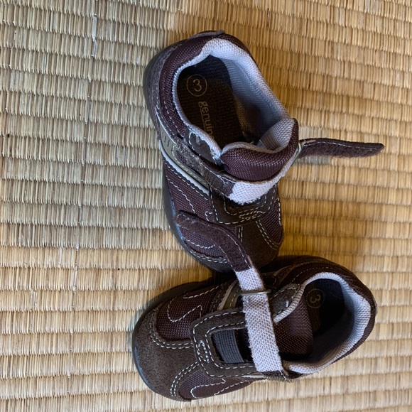 Rarely used OSHKOSH  👟 Genuine Kids non marking - Picture 8 of 8